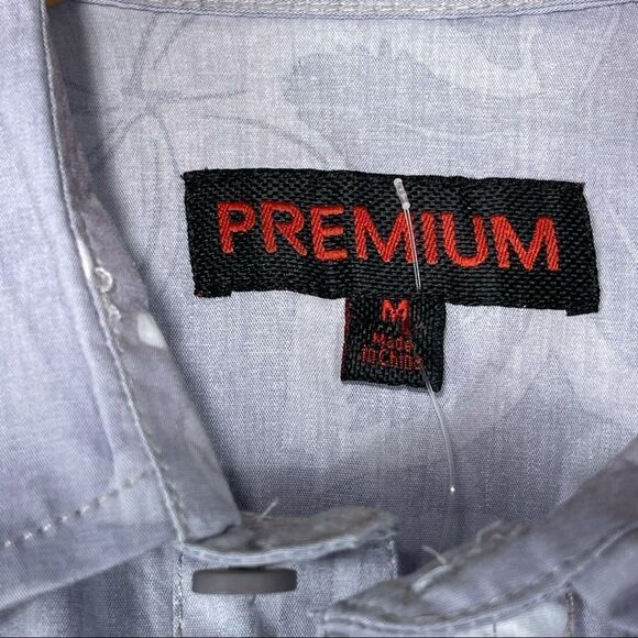 Premiums Hawaiian Grey/White Palm Trees Button Top - Picture 7 of 16